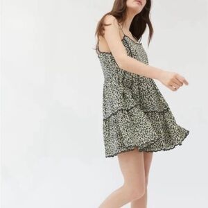Urban Outfitters Hanna Scallop Babydoll floral cotton Mini Dress Sz Medium